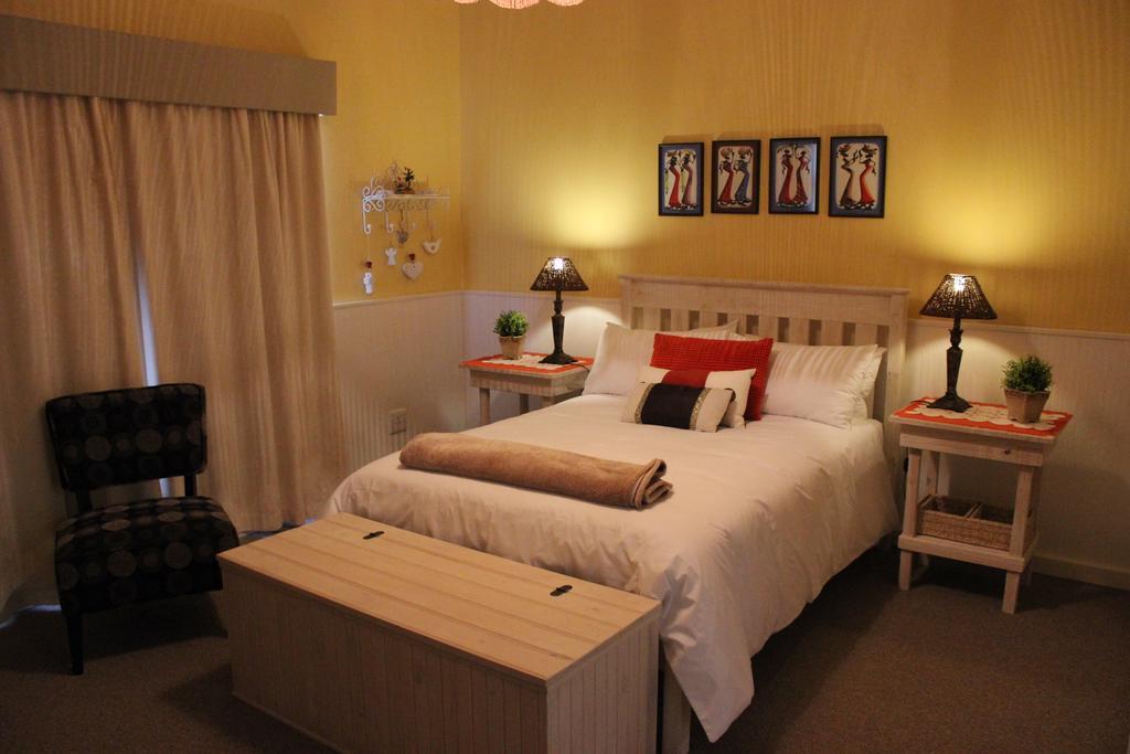 Smuts Ave. Guest Rooms Херманус Экстерьер фото